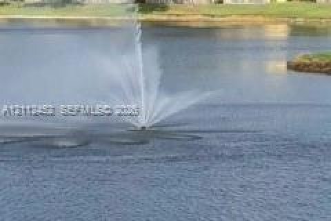 Townhouse in Fort Lauderdale, Florida 2 bedrooms, 95.88 sq.m. № 2432941 - photo 2