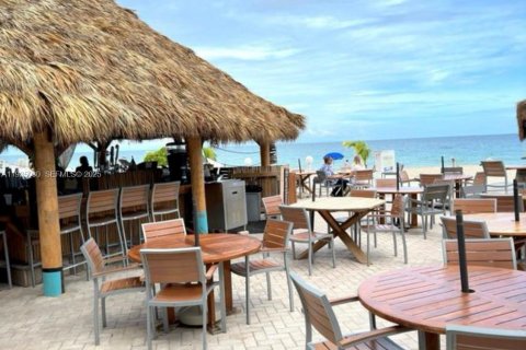 Condo in Fort Lauderdale, Florida, 2 bedrooms  № 1993198 - photo 19