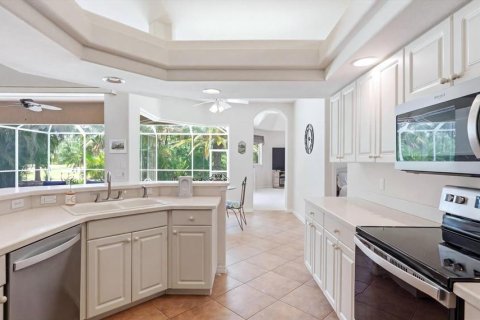 Villa ou maison à vendre à North Port, Floride: 3 chambres, 182.18 m2 № 2405660 - photo 4
