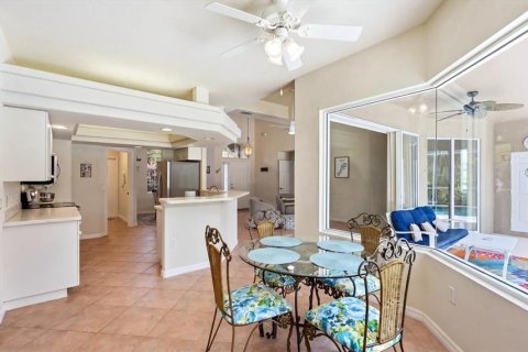 Villa ou maison à vendre à North Port, Floride: 3 chambres, 182.18 m2 № 2405660 - photo 13