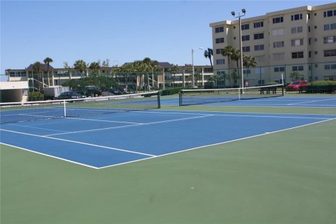 Condo in Saint Petersburg, Florida, 1 bedroom  № 2239095 - photo 10