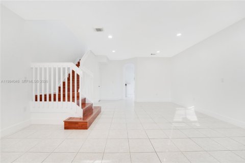 Touwnhouse à louer à Homestead, Floride: 3 chambres, 155.98 m2 № 2063075 - photo 2