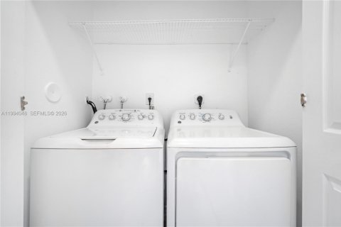 Touwnhouse à louer à Homestead, Floride: 3 chambres, 155.98 m2 № 2063075 - photo 19