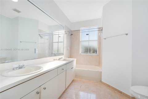 Touwnhouse à louer à Homestead, Floride: 3 chambres, 155.98 m2 № 2063075 - photo 17