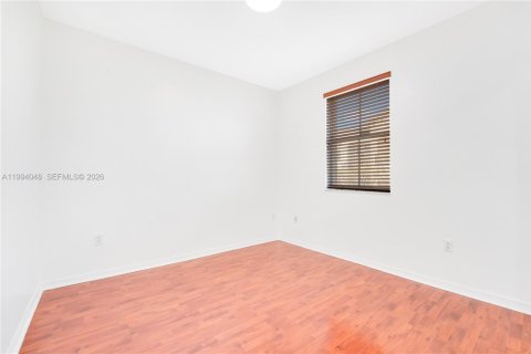 Touwnhouse à louer à Homestead, Floride: 3 chambres, 155.98 m2 № 2063075 - photo 13