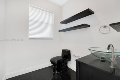 Touwnhouse à louer à Homestead, Floride: 3 chambres, 155.98 m2 № 2063075 - photo 18