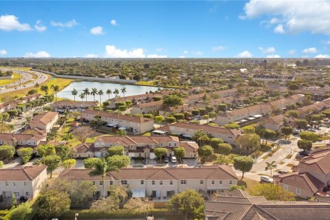 Touwnhouse à louer à Homestead, Floride: 3 chambres, 155.98 m2 № 2063075 - photo 27