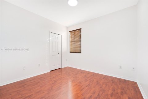 Touwnhouse à louer à Homestead, Floride: 3 chambres, 155.98 m2 № 2063075 - photo 10