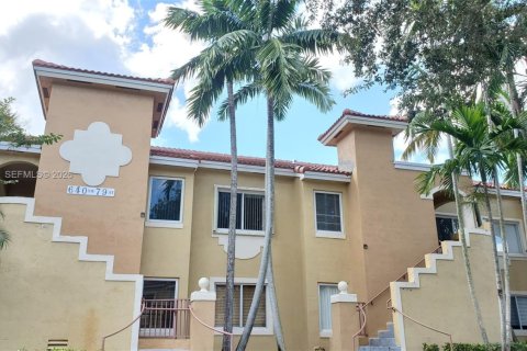 Condominio en alquiler en Pembroke Pines, Florida, 2 dormitorios, 90.12 m2 № 2008160 - foto 13