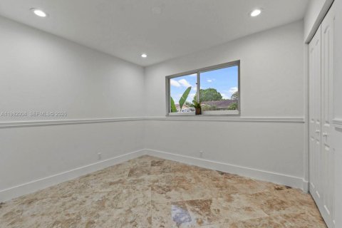 House in Fort Lauderdale, Florida 4 bedrooms, 155.33 sq.m. № 2048694 - photo 29