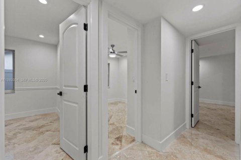 House in Fort Lauderdale, Florida 4 bedrooms, 155.33 sq.m. № 2048694 - photo 26