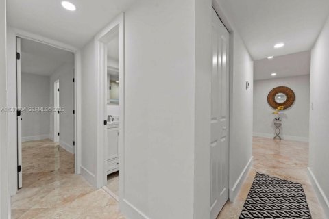 House in Fort Lauderdale, Florida 4 bedrooms, 155.33 sq.m. № 2048694 - photo 23