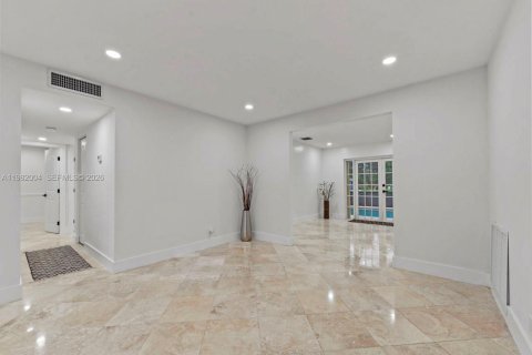 House in Fort Lauderdale, Florida 4 bedrooms, 155.33 sq.m. № 2048694 - photo 7