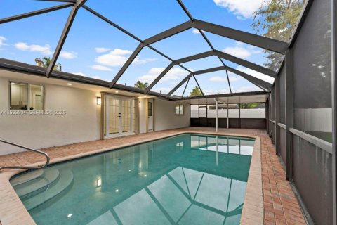 House in Fort Lauderdale, Florida 4 bedrooms, 155.33 sq.m. № 2048694 - photo 18