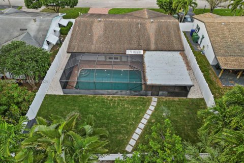 House in Fort Lauderdale, Florida 4 bedrooms, 155.33 sq.m. № 2048694 - photo 5