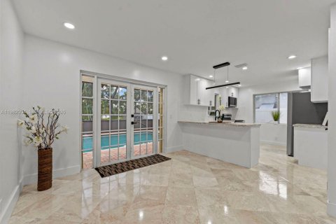 House in Fort Lauderdale, Florida 4 bedrooms, 155.33 sq.m. № 2048694 - photo 12