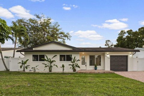 House in Fort Lauderdale, Florida 4 bedrooms, 155.33 sq.m. № 2048694 - photo 4