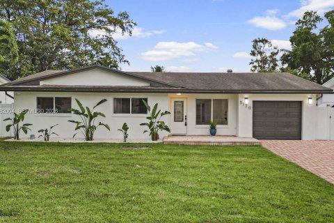 House in Fort Lauderdale, Florida 4 bedrooms, 155.33 sq.m. № 2048694 - photo 2