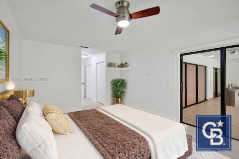 House in Hypoluxo, Florida 2 bedrooms, 146.88 sq.m. № 1985879 - photo 7