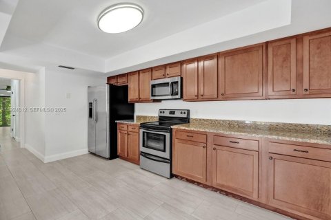 House in Hypoluxo, Florida 2 bedrooms, 146.88 sq.m. № 1985879 - photo 26