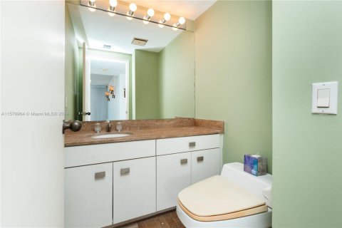 Condominio en venta en Miami, Florida, 1 dormitorio, 96.8 m2 № 1705408 - foto 17