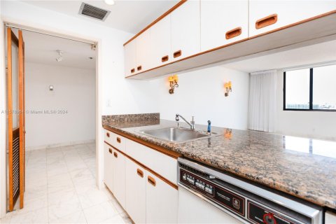 Condominio en venta en Miami, Florida, 1 dormitorio, 96.8 m2 № 1705408 - foto 12