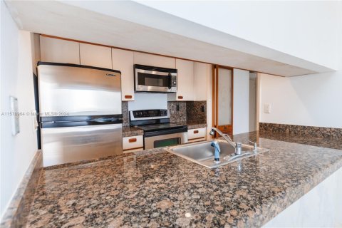Condominio en venta en Miami, Florida, 1 dormitorio, 96.8 m2 № 1705408 - foto 8