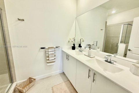 Touwnhouse à louer à Homestead, Floride: 4 chambres, 169.08 m2 № 2006260 - photo 6