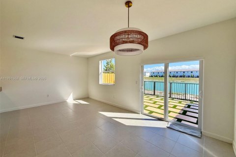 Touwnhouse à louer à Homestead, Floride: 4 chambres, 169.08 m2 № 2006260 - photo 4