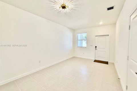 Touwnhouse à louer à Homestead, Floride: 4 chambres, 169.08 m2 № 2006260 - photo 9