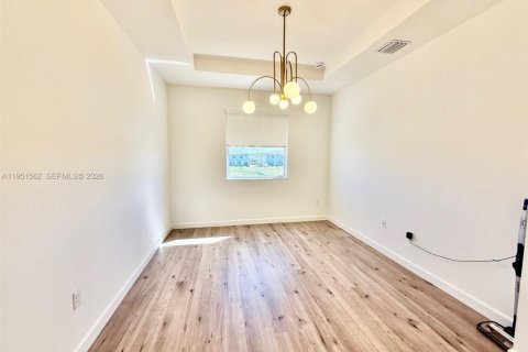 Touwnhouse à louer à Homestead, Floride: 4 chambres, 169.08 m2 № 2006260 - photo 5