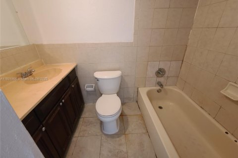 Touwnhouse à vendre à Lauderhill, Floride: 2 chambres, 93.18 m2 № 1820093 - photo 12