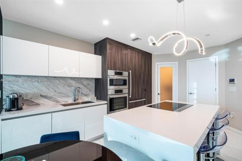 Снять в аренду кондоминиум в Майами, Флорида 2 спальни, 139.17м2, № 2005905 - фото 8