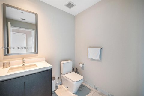 Снять в аренду кондоминиум в Майами, Флорида 2 спальни, 139.17м2, № 2005905 - фото 28