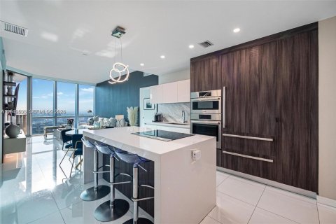 Кондоминиум с 2 спальнями в Майами, Флорида № 2005905