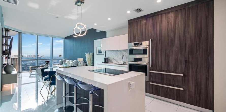 Кондоминиум с 2 спальнями в Майами, Флорида № 2005905