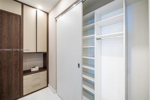 Снять в аренду кондоминиум в Майами, Флорида 2 спальни, 139.17м2, № 2005905 - фото 22