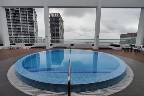 Condo in Miami, Florida, 1 bedroom  № 1956030 - photo 30