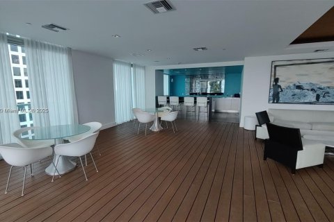 Condo in Miami, Florida, 1 bedroom  № 1956030 - photo 22