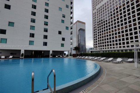 Condo in Miami, Florida, 1 bedroom  № 1956030 - photo 29