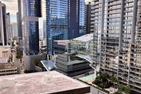 Condo in Miami, Florida, 1 bedroom  № 1956030 - photo 25