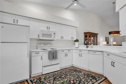 Condo in Sarasota, Florida, 2 bedrooms  № 1734967 - photo 12