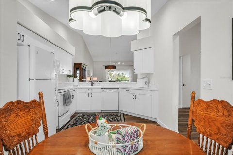 Condo in Sarasota, Florida, 2 bedrooms  № 1734967 - photo 16