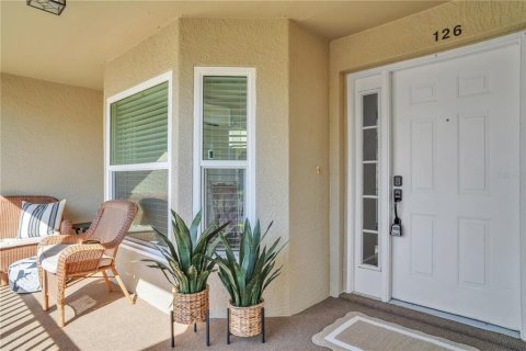 Condo in Sarasota, Florida, 2 bedrooms  № 1734967 - photo 1