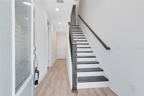 Touwnhouse à louer à Orlando, Floride: 3 chambres, 187.29 m2 № 2148220 - photo 2