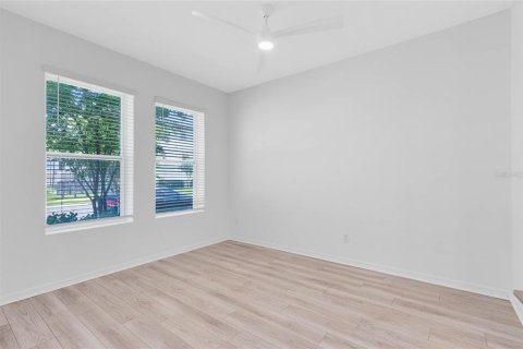 Touwnhouse à louer à Orlando, Floride: 3 chambres, 187.29 m2 № 2148220 - photo 3