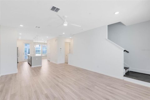 Touwnhouse à louer à Orlando, Floride: 3 chambres, 187.29 m2 № 2148220 - photo 6