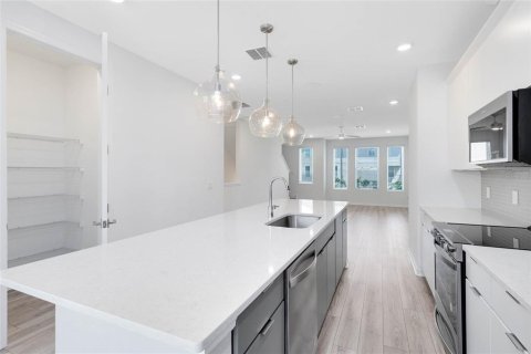 Touwnhouse à louer à Orlando, Floride: 3 chambres, 187.29 m2 № 2148220 - photo 9