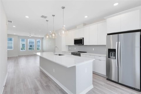 Touwnhouse à louer à Orlando, Floride: 3 chambres, 187.29 m2 № 2148220 - photo 8