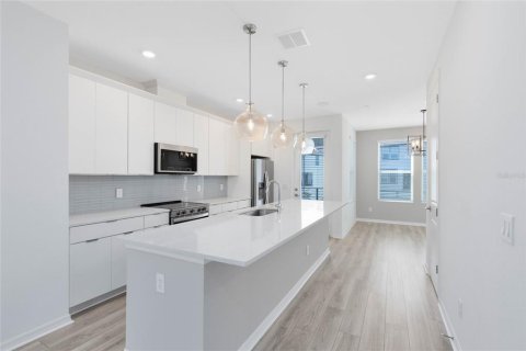 Touwnhouse à louer à Orlando, Floride: 3 chambres, 187.29 m2 № 2148220 - photo 10